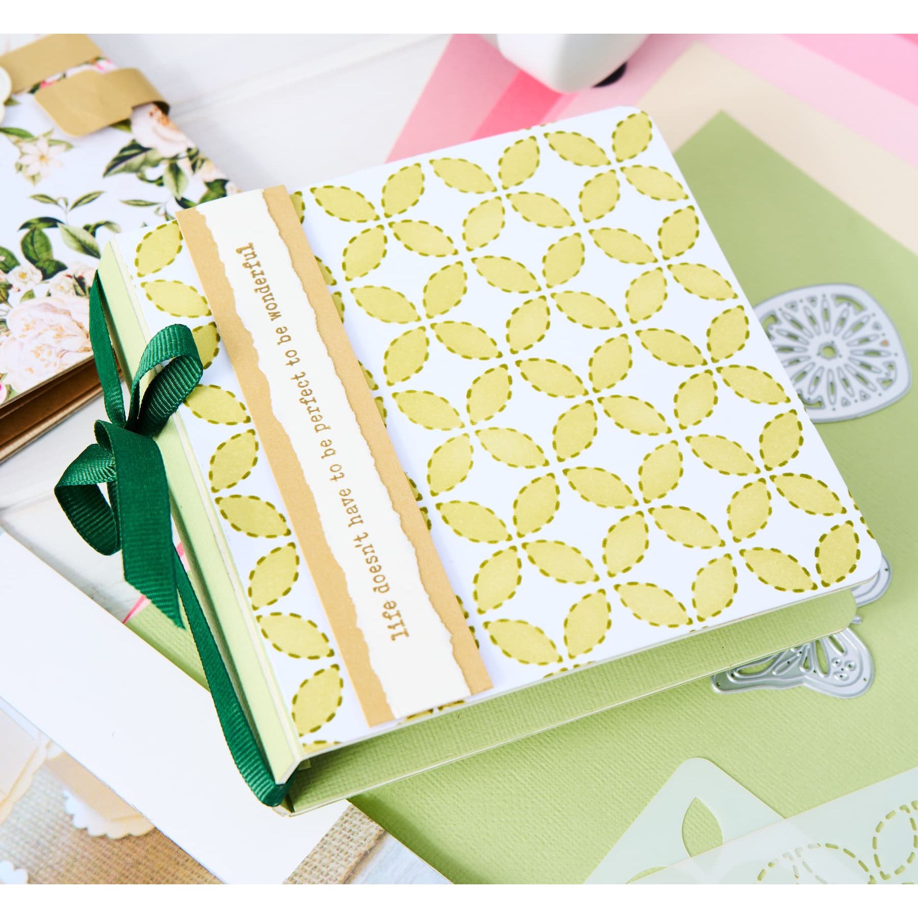 Sizzix ScoreBoards XL Die Album Mini 666703 yellow