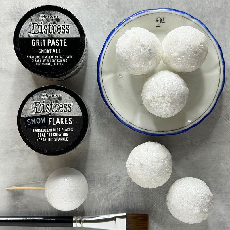 Tim Holtz Distress Snowfall Grit Paste Ranger tsck81142 Holiday Sparkle Snowballs | color-code:ALT11