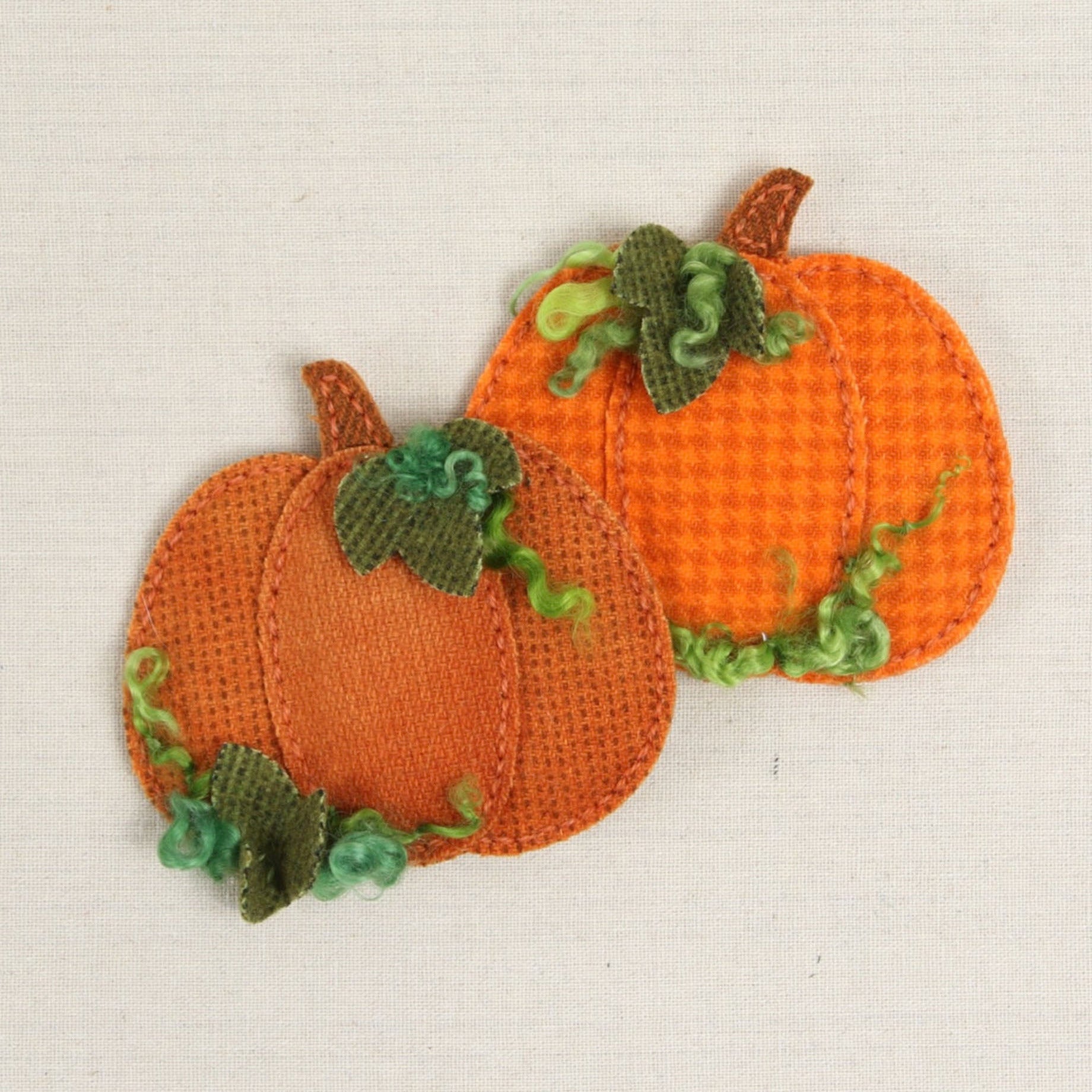 Benzie Design Stitchable Pumpkin Dies tded061 orange with green leaves and tendrils felt