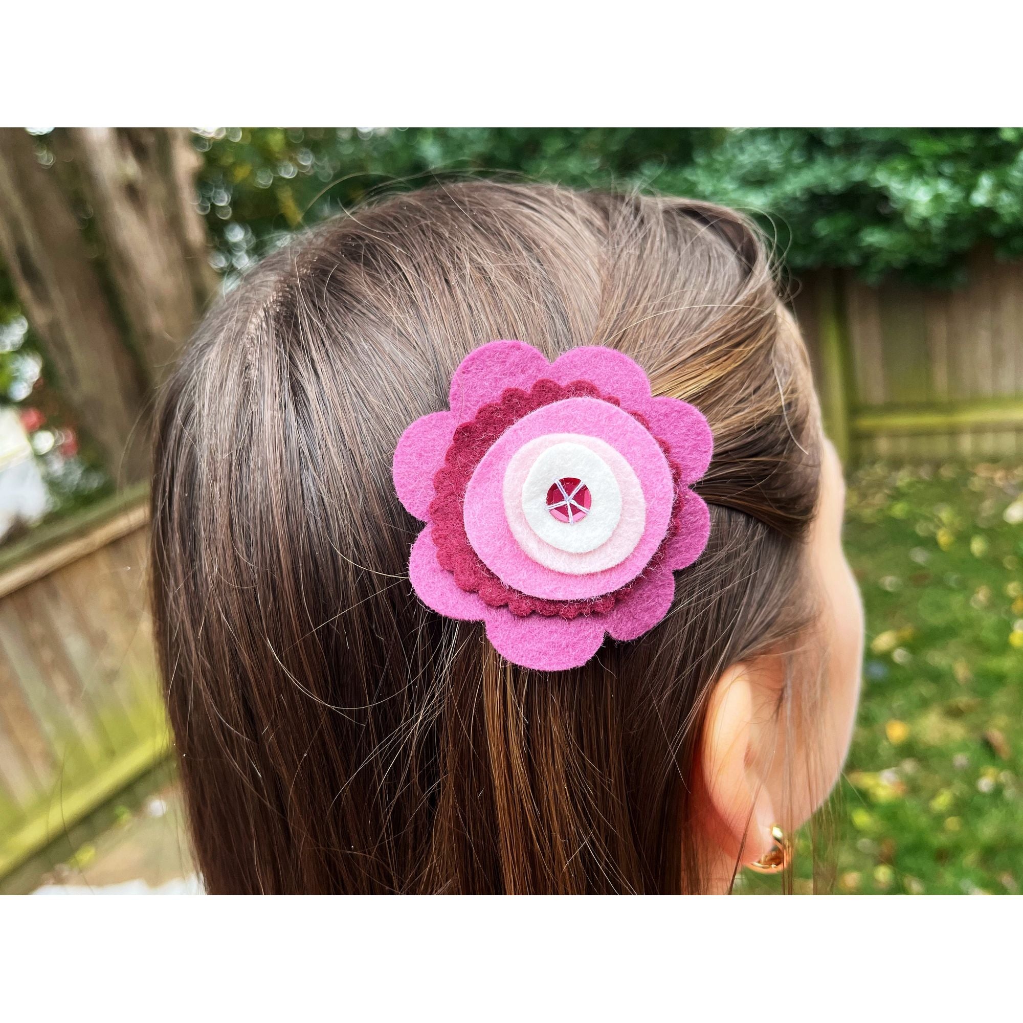Simon Says Stamp Bold Scandinavian Wafer Dies md112844 Diecember Floral Barrette | color-code:ALT02