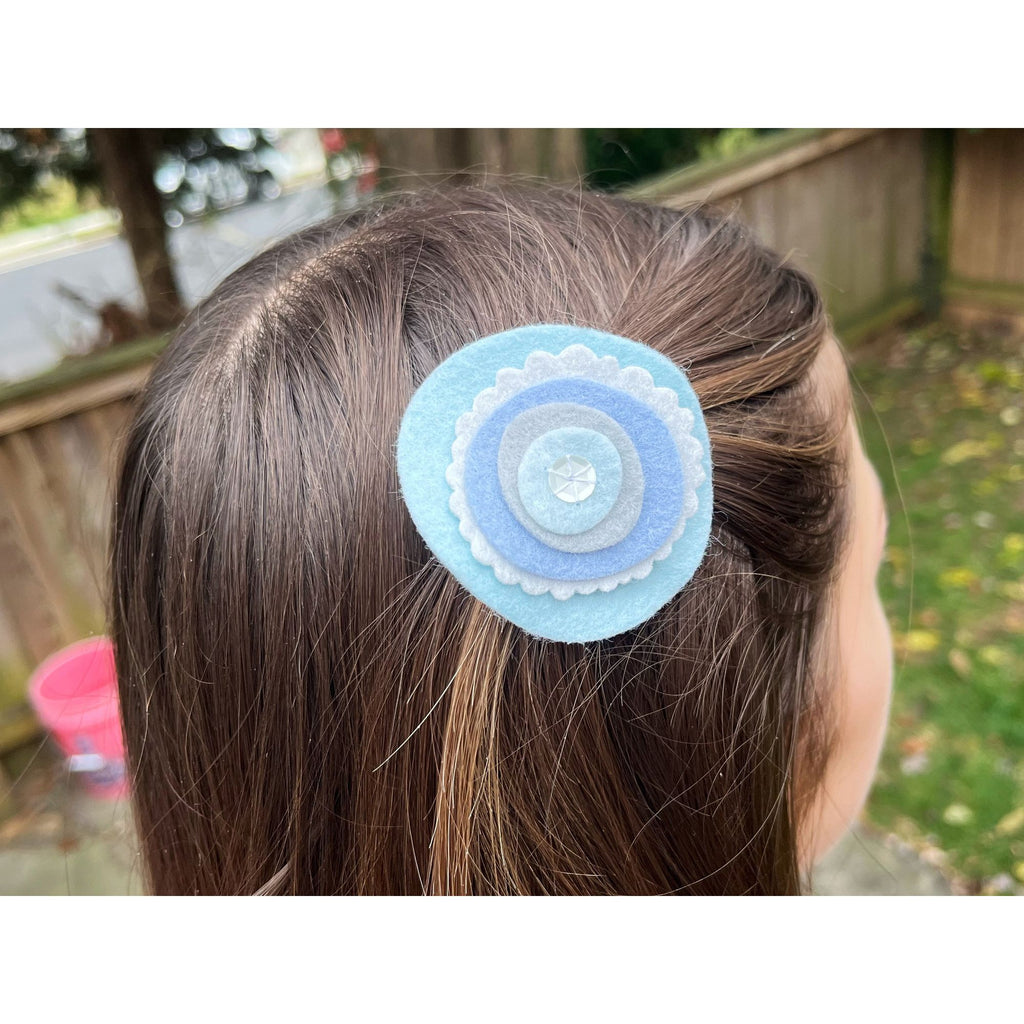 Simon Says Stamp Bold Scandinavian Wafer Dies md112844 Diecember Floral Barrette | color-code:ALT04