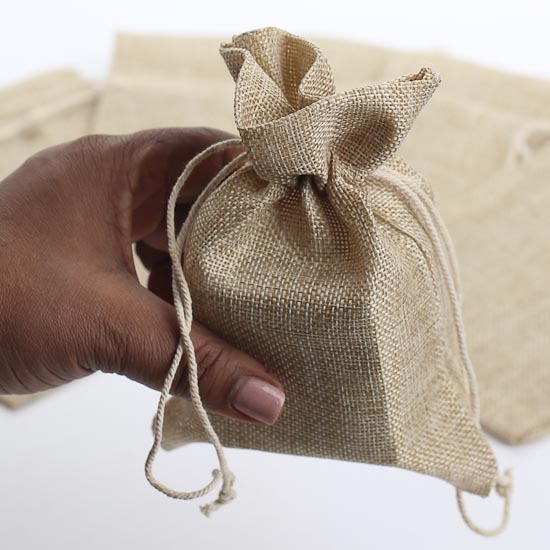 Burlap Favor Bags 4342nt in use