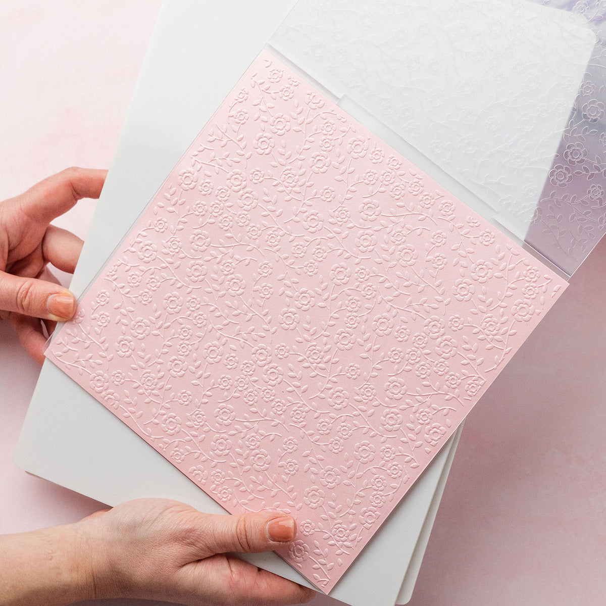 Chloe’s Creative Cards Peony Background 2D Embossing Folder c-8emb-ppeo texture