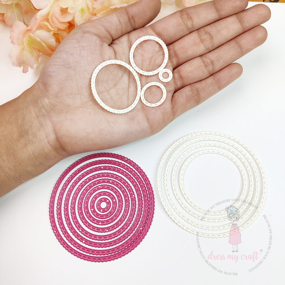 Dress My Craft Mini Stitched Scalloped Circle Frame Dies dmcd6578 Detailed View