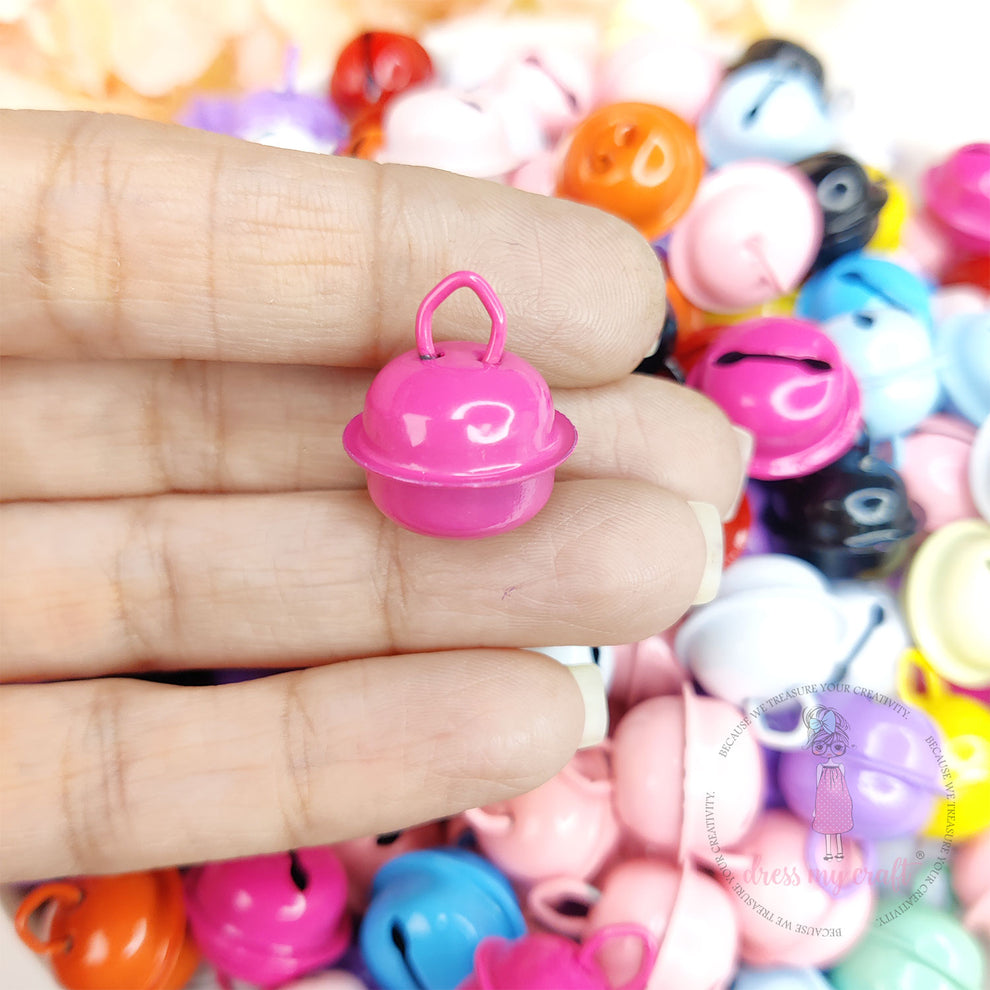 Dress My Craft Pastel Kitty Round Bells dmcbg9577 Hand Lifestyle Image