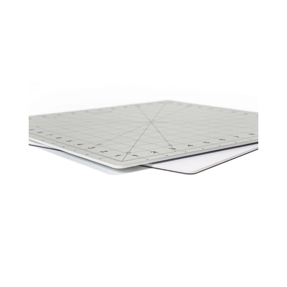 Fiskars Self-Healing 14x14 Rotating Cutting Mat 1065502 detail