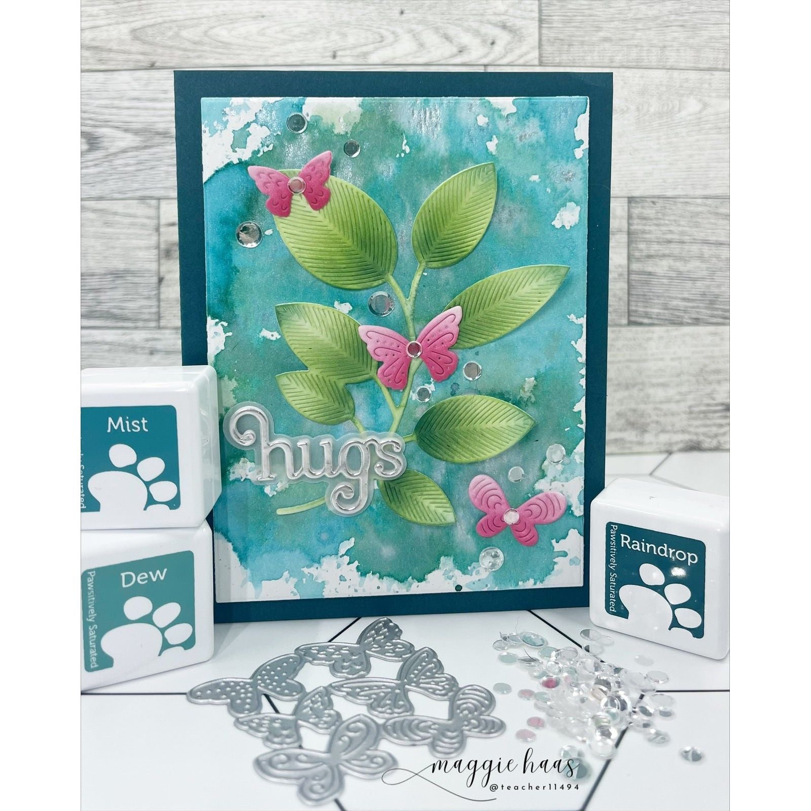 Simon Says Stamp Giggle Hugs Wafer Dies s1029 Moments in Time Hugs Card