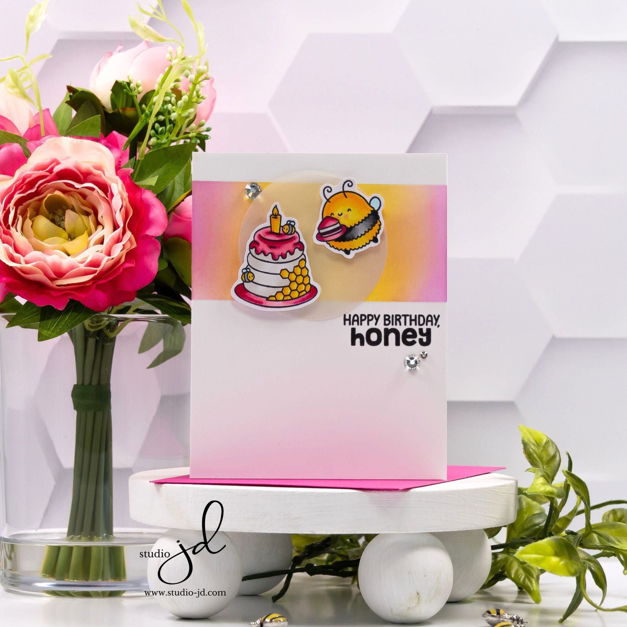 Simon Says Stamp Happy Bee Day Wafer Dies 1290sdc Birthday Card | color-code:ALT04