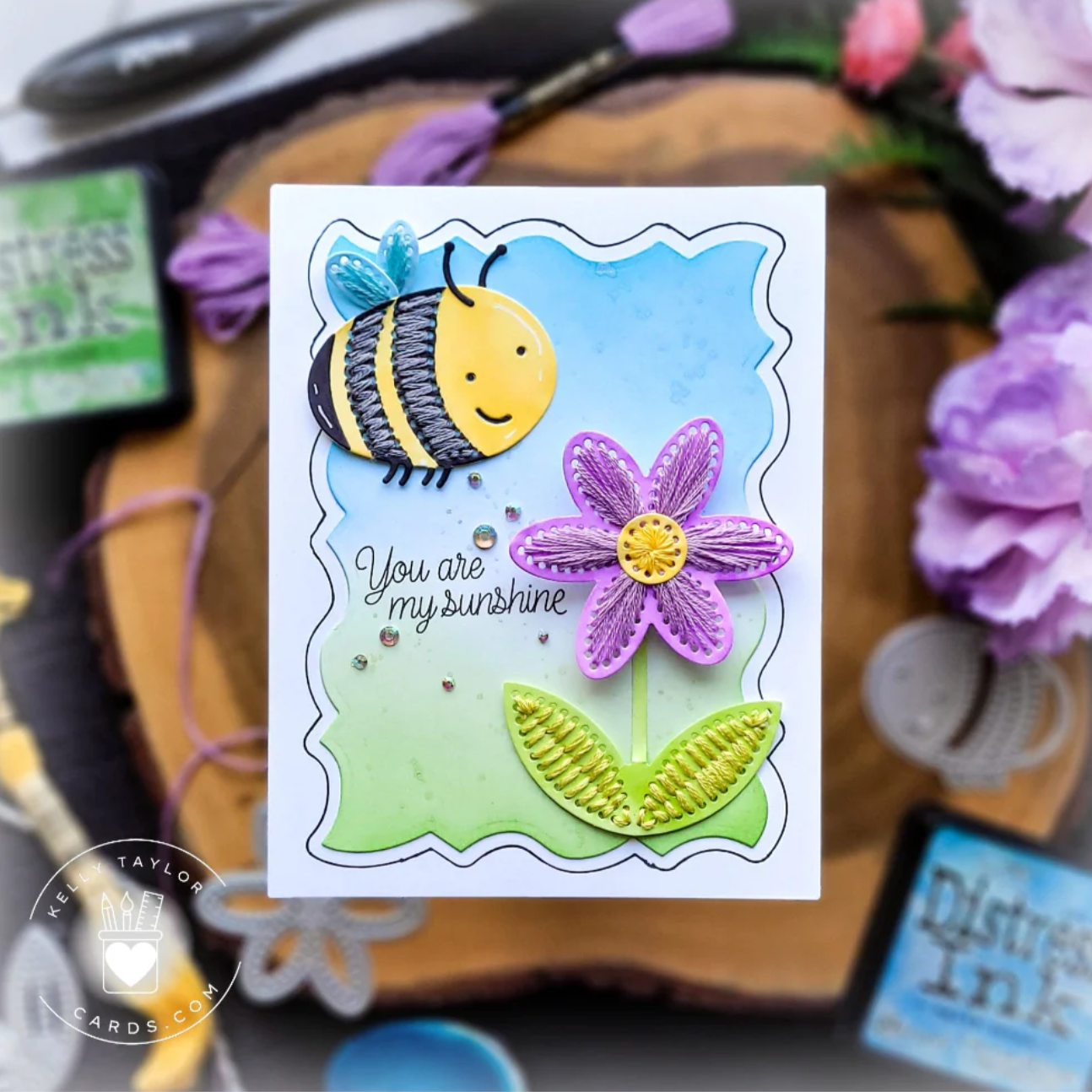 Honey Bee In Stitches Daisy Dies hbds-dsyis Kelly Taylor Card
