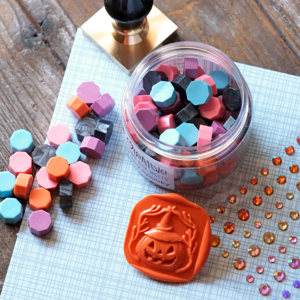 Honey Bee Sweet And Spooky Wax Melts hbtl-wax25 Glamour Shot of Pellets and Seal with Stamper