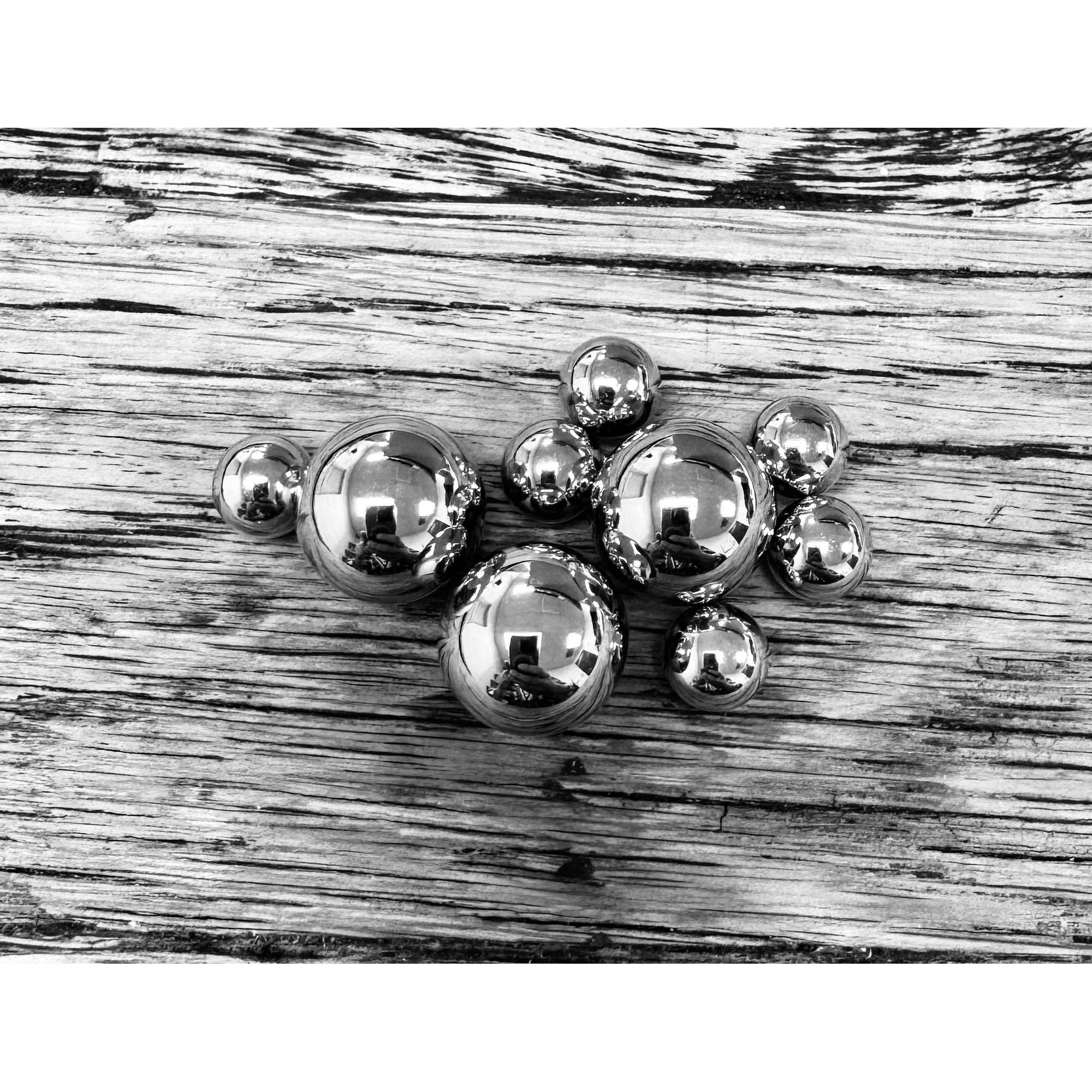 Metallic Silver Decorative Balls Pack of 9 0925msb
