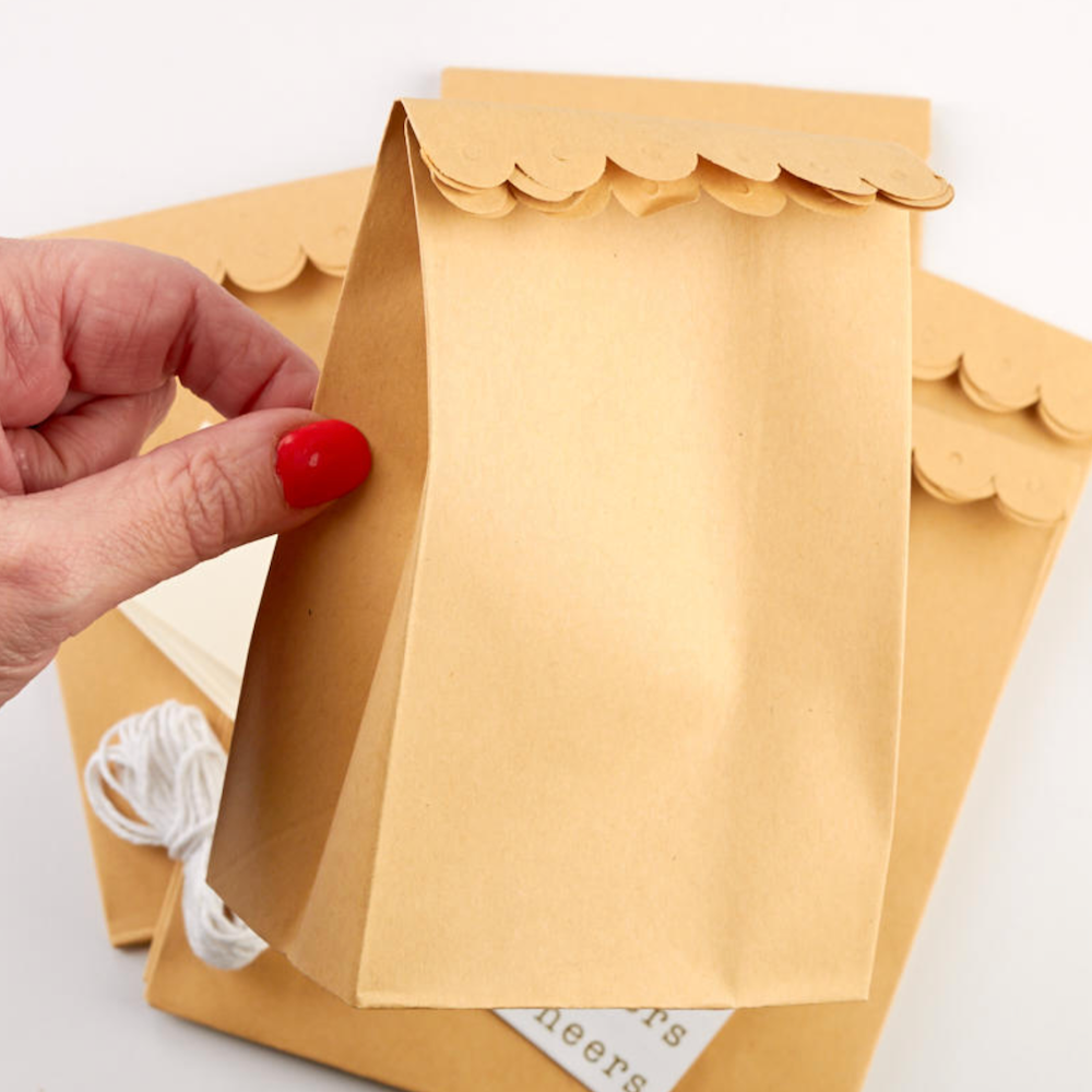 Kraft Eyelet Gift Bags and Tags Kit hh703 product