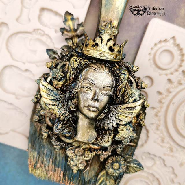 Creative Clay: Sculpt the Queen