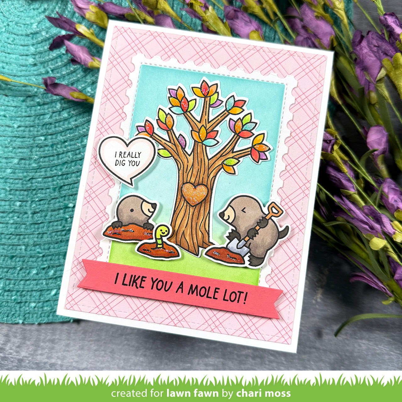 Ranger Dylusions Stardust Stickles sgd85010 Valentine Card | color-code:ALT06