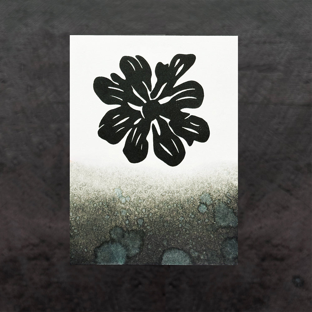 Ranger Simon Hurley Black Widow Stellar Ink Pad huf89575 Swatch