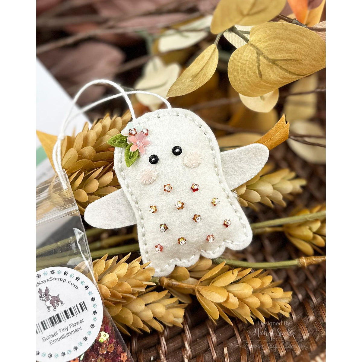 Simon Says Stamp Stitching Ghost Wafer Dies s1177 Stamptember Nichol Spohr Cute Felt Tag