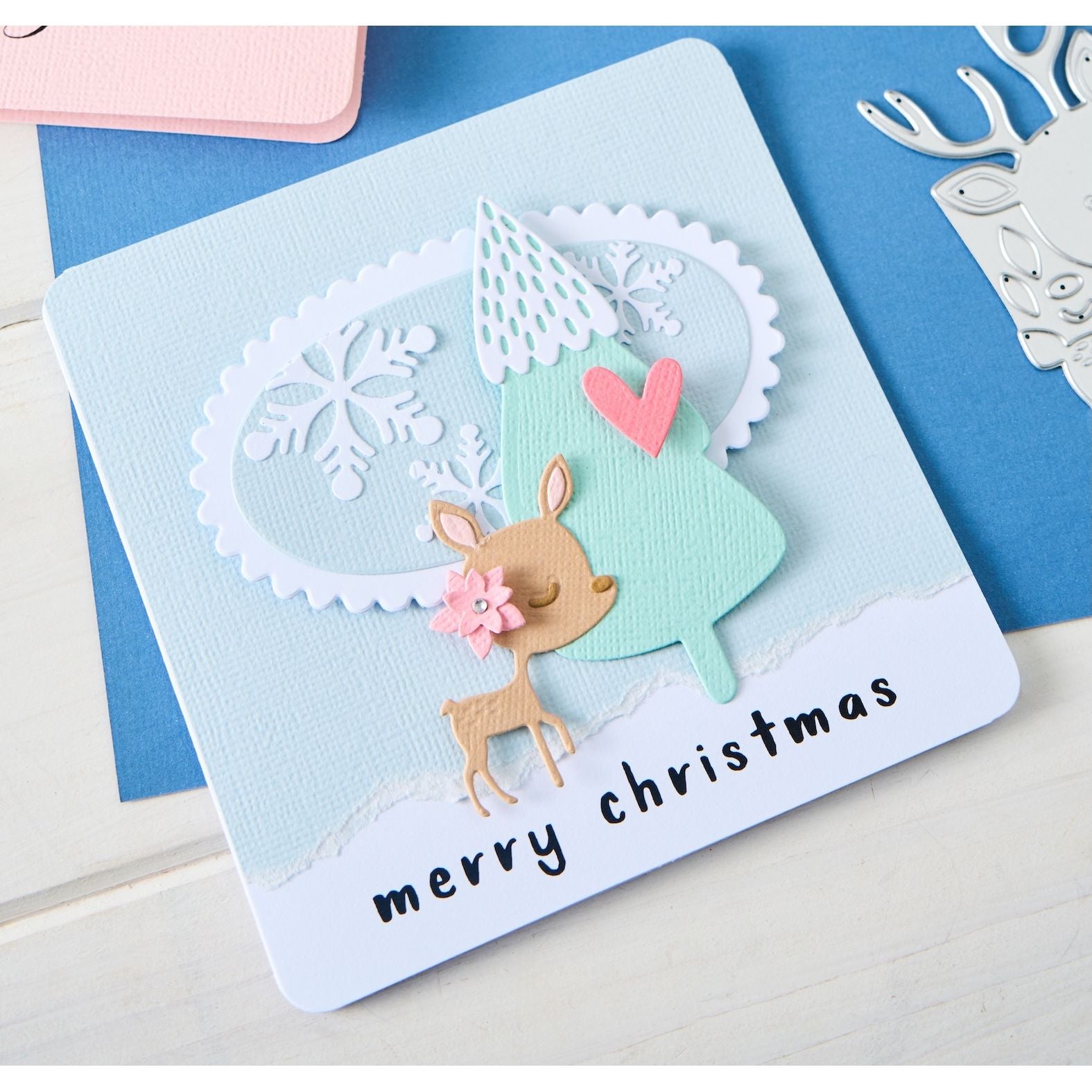 Sizzix Hello Deer Thinlits Die Set 667139 oval with snowflakes tree with heart christmas card