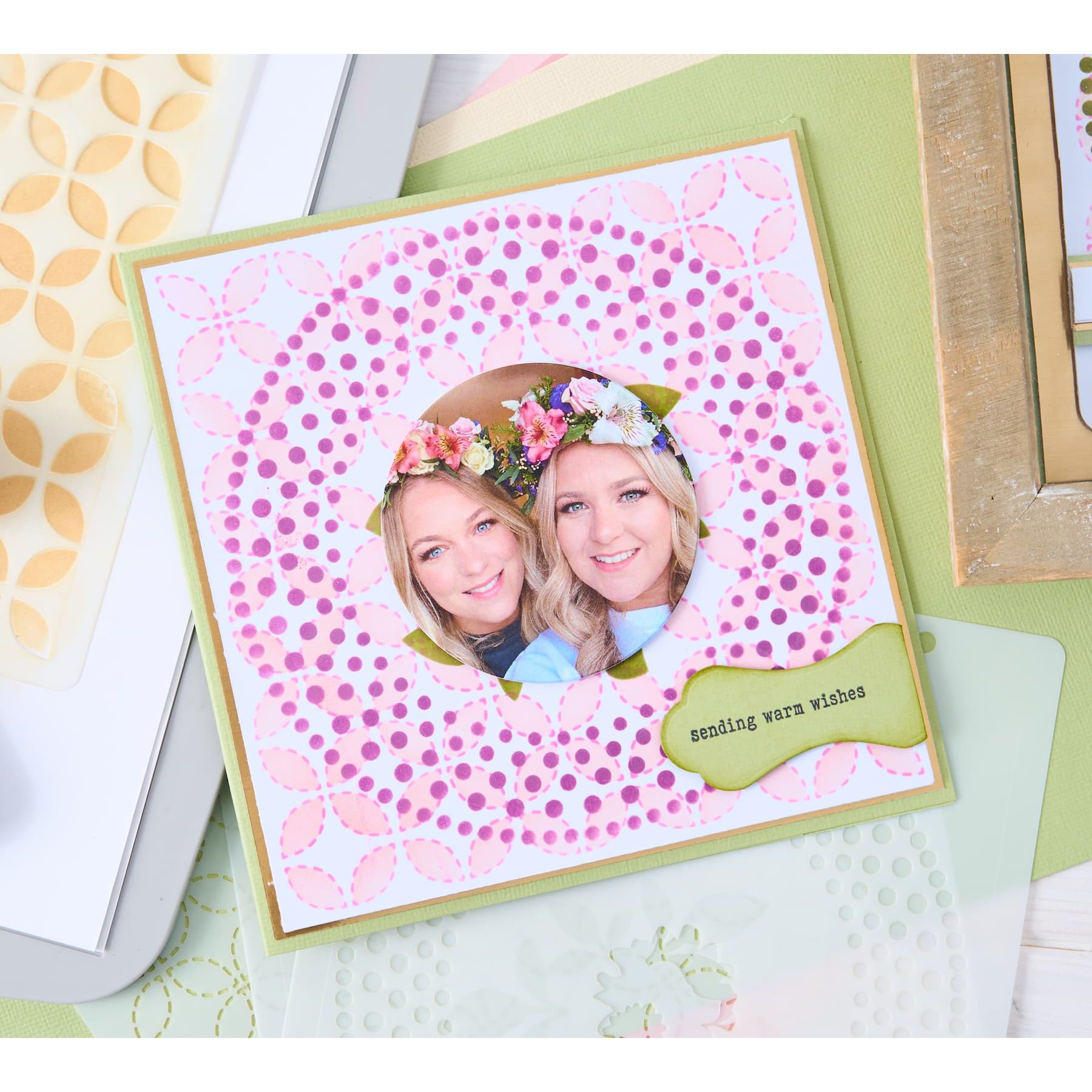 Sizzix Layered Stencils Plate and Pattern 666766 warm wishes