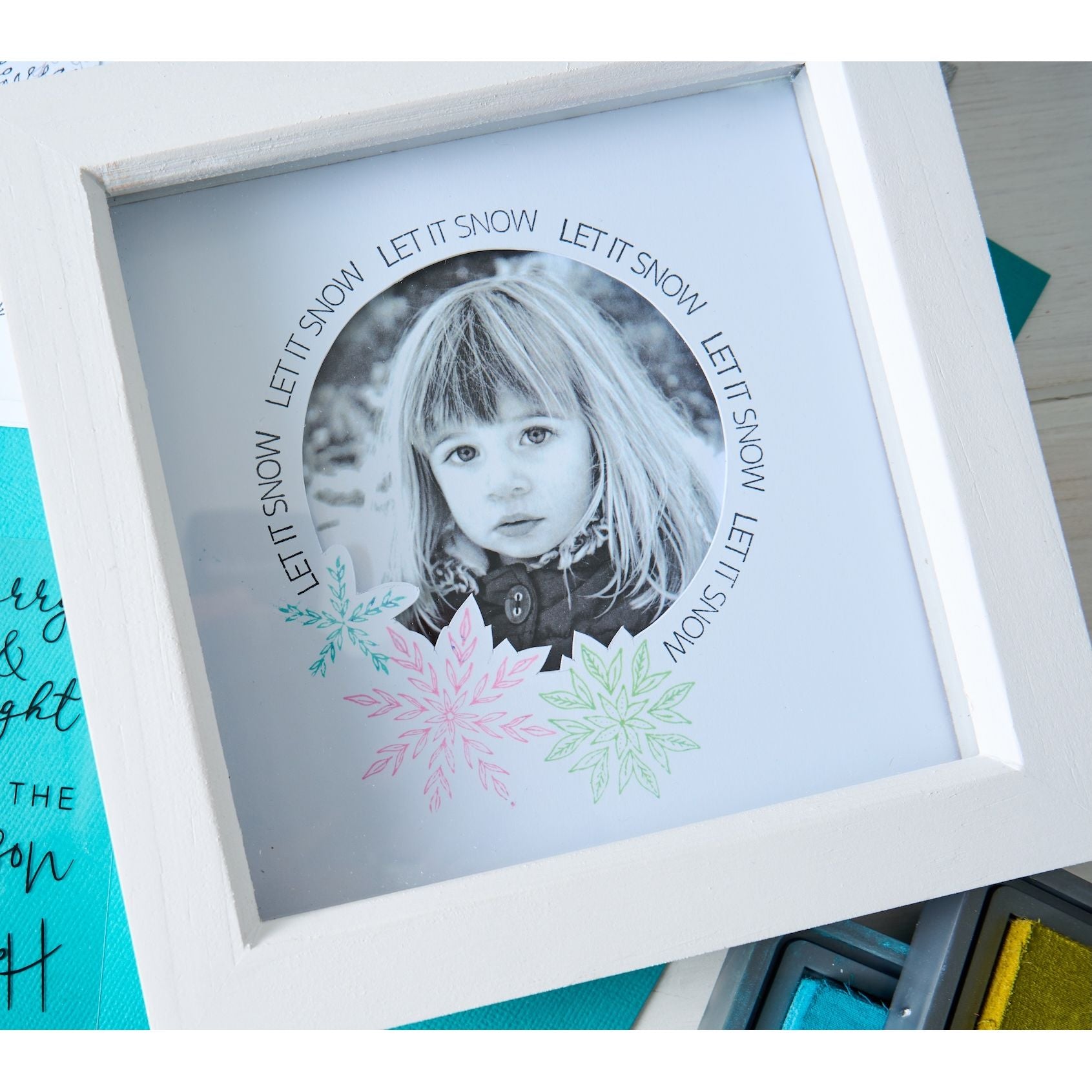 Sizzix Let it Snow Clear Stamps Set 667121 little girl in frame let it snow card
