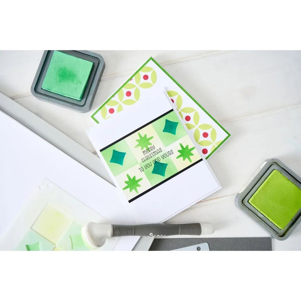 Sizzix Retro Star Mini Layered Stencils Print and Pattern 667169 green squares red dots merry christmas card