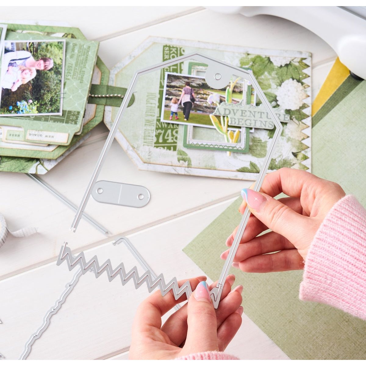Sizzix Snap and Swap Large Tags by 49 and Market Thinlits Dies 666826 snapping