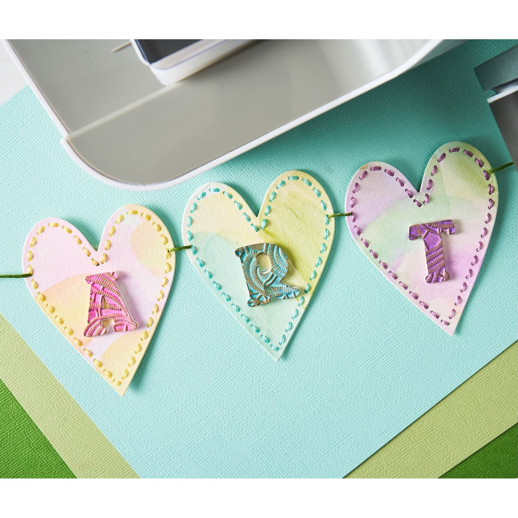 Sizzix Stitched Hearts Framelits Dies 666813 – Simon Says Stamp