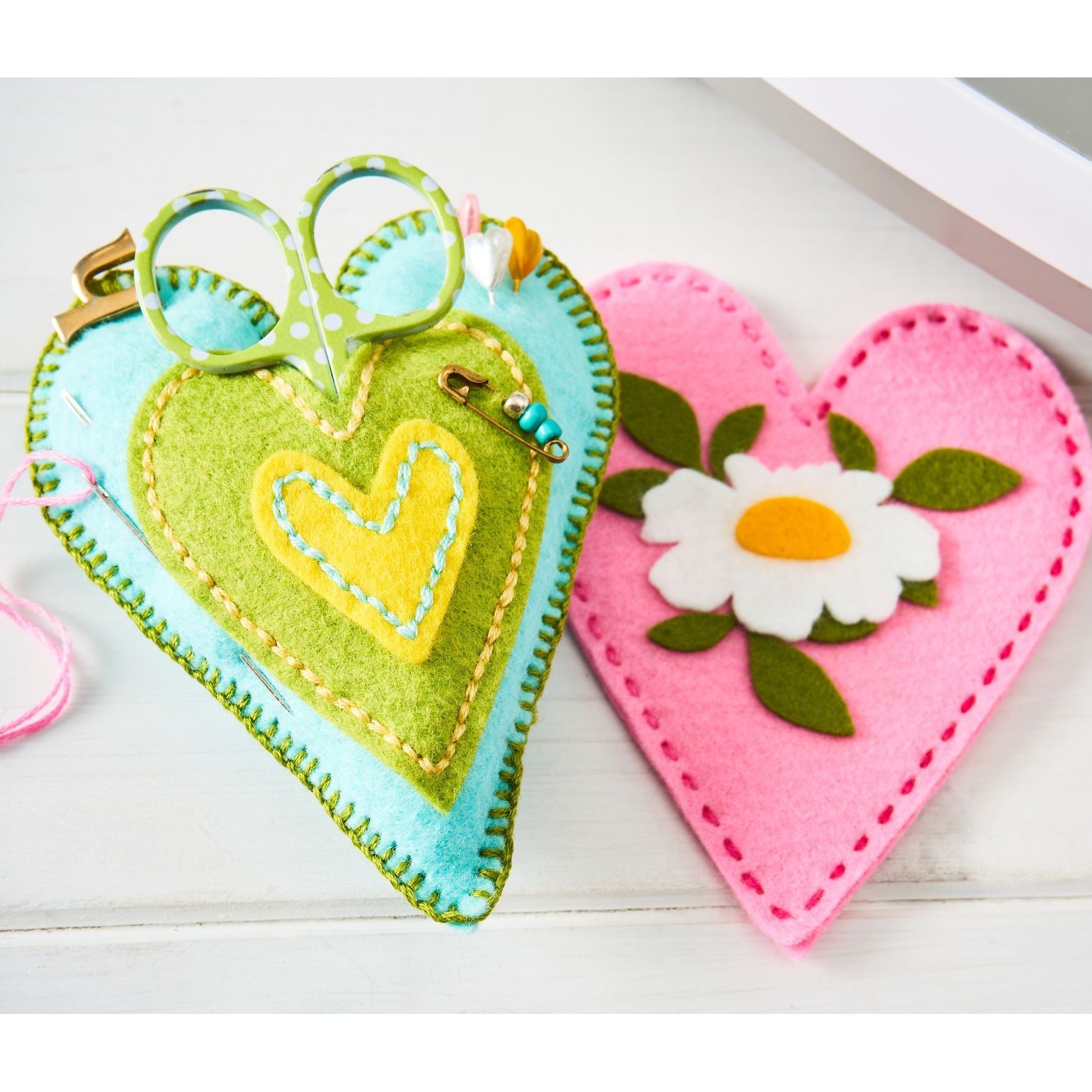 Sizzix Stitched Hearts Framelits Dies 666813 pink heart