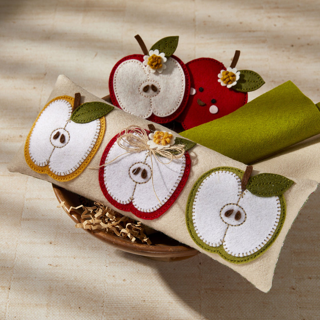 Spellbinders Felt Cheeky Apple Etched Dies s7-274 slice