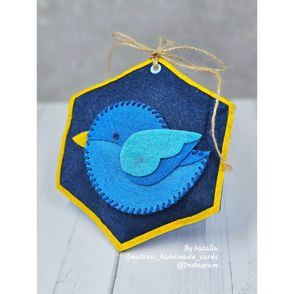 Simon Says Stamp Stitching Birdie Wafer Dies s1105 DieCember Holiday Ornament