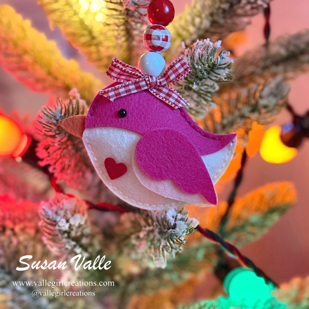 Simon Says Stamp Stitching Birdie Wafer Dies s1105 DieCember Holiday Ornament | color-code:ALT03