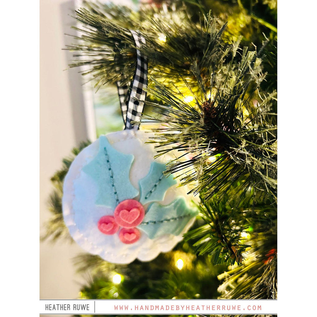 Simon Says Stamp Stitching Holly and Berries Wafer Dies s1101 DieCember Holiday Ornament | color-code:ALT03