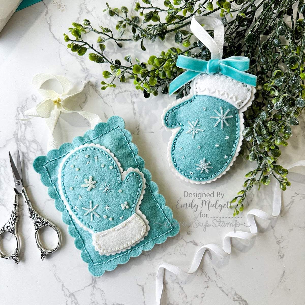Simon Says Stamp Stitching Mitten Wafer Dies s1104 DieCember Tags | color-code:ALT01