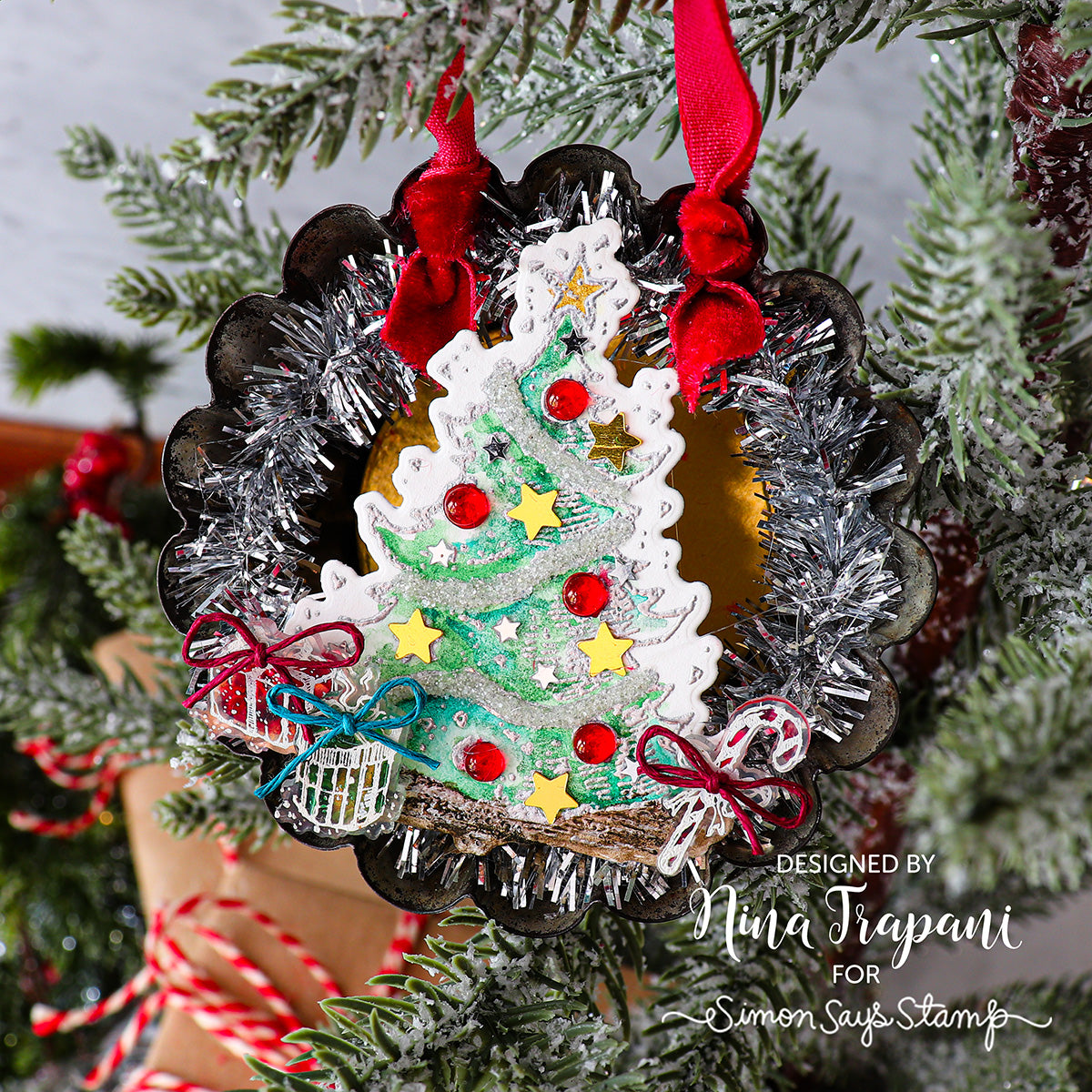 Tim Holtz Tattered Christmas Stamps with Simon Says Stamp Dies Bundle settc25 Christmas Ornament | color-code:ALT01