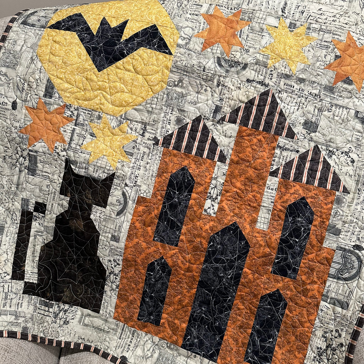 Tim Holtz Fabric By The Yard Halloween Remnants pwth331 Eclectic Elements Palette CLOTH Nichol Spohr Haunted Halloween Quilt | color-code:ALT01