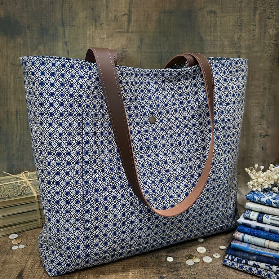Tim Holtz Tonic 6 inch Haberdashery Scissors 2343e Pepin Tote Bag | color-code:ALT09
