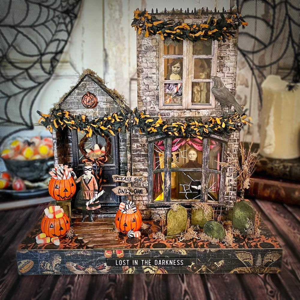 Tim Holtz idea-ology VIGNETTE TRAY Structures TH93568 lost in darkness
