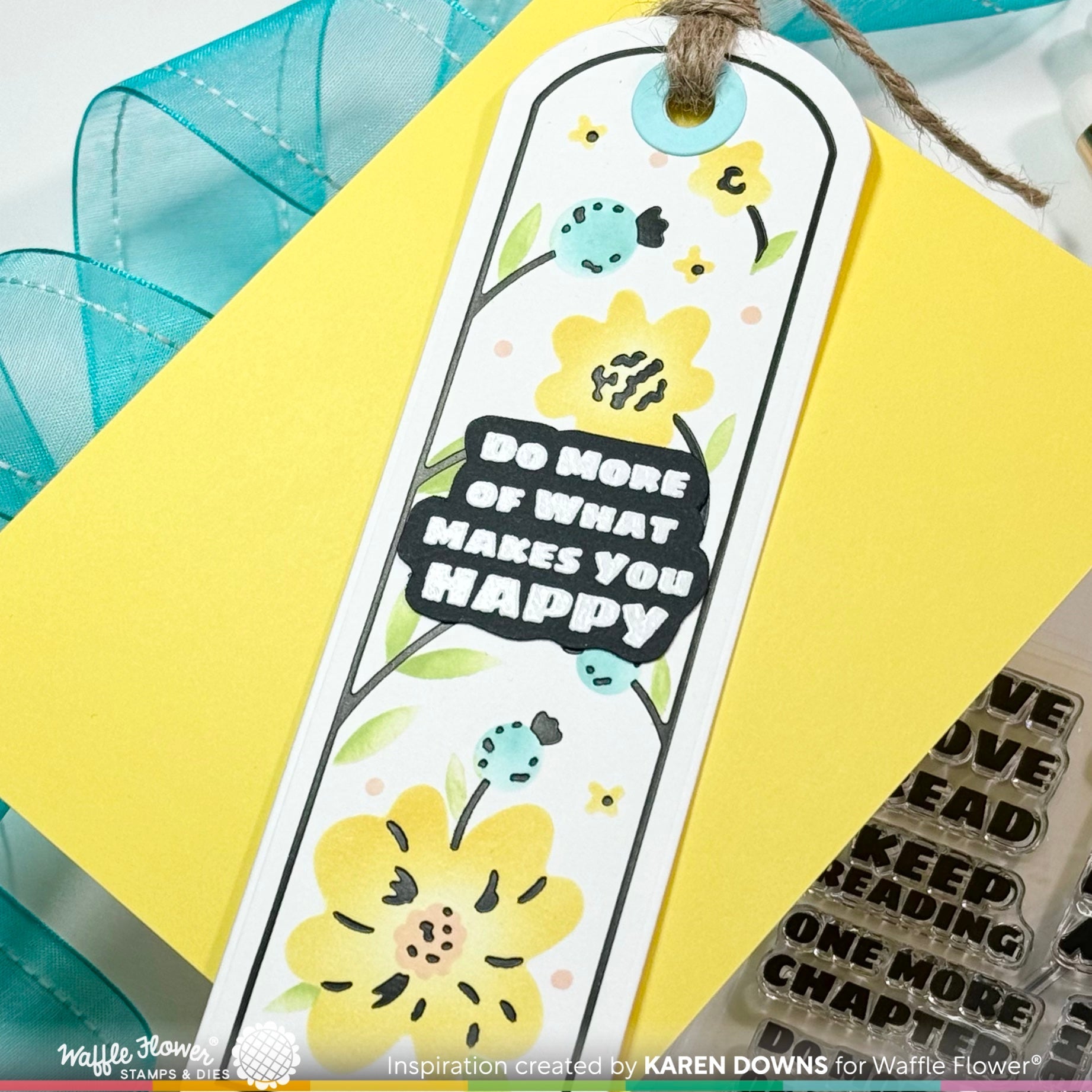 Waffle Flower Round Floral Bookmark Duo Stencils 421559