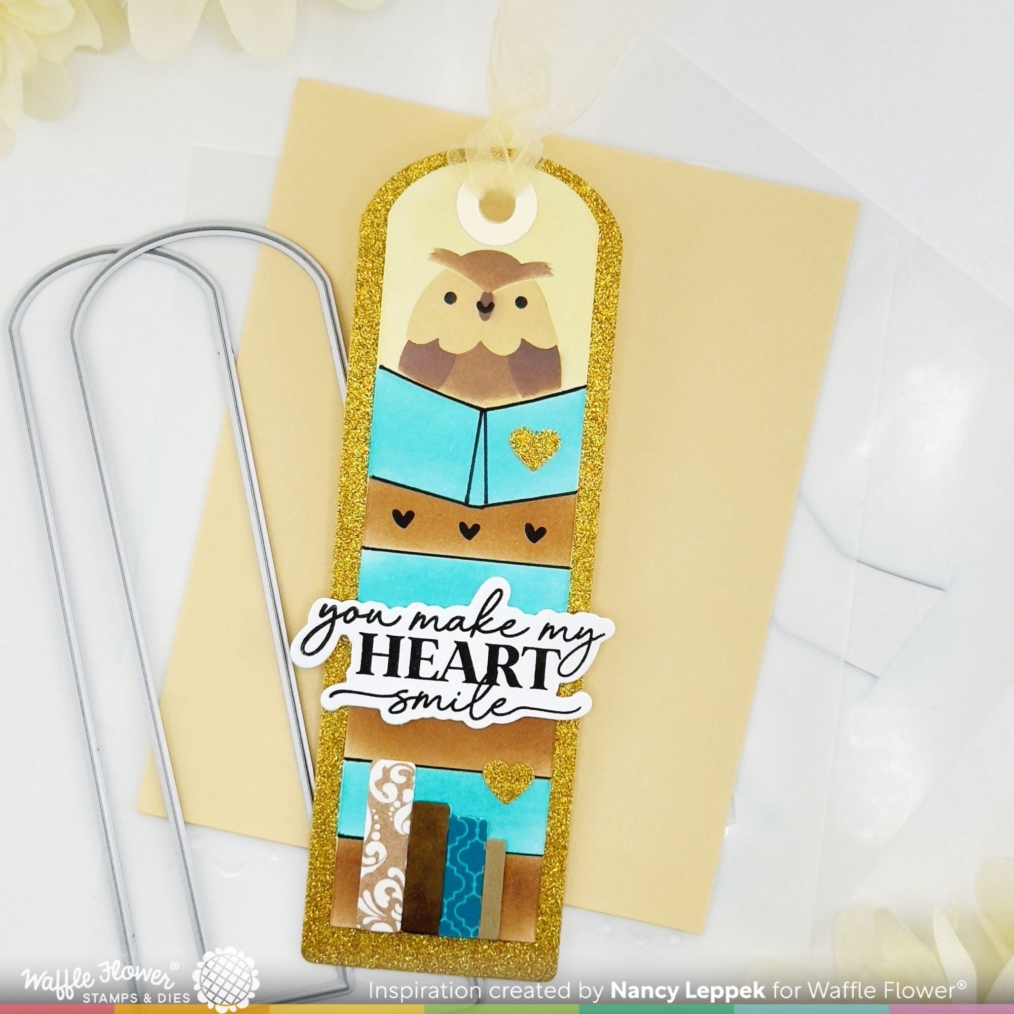 Waffle Flower Round Bookmark Dies 421562