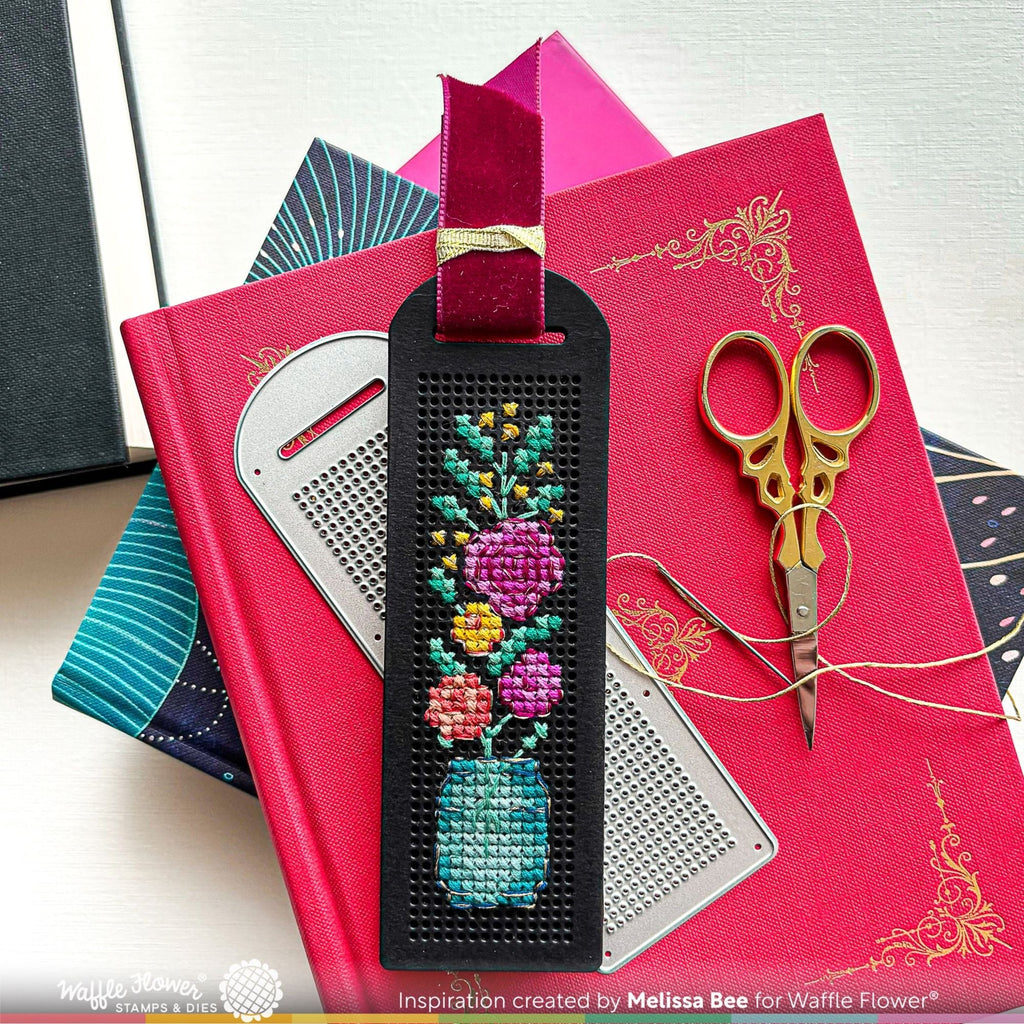 Waffle Flower Stitchable Round Bookmark Die 421824