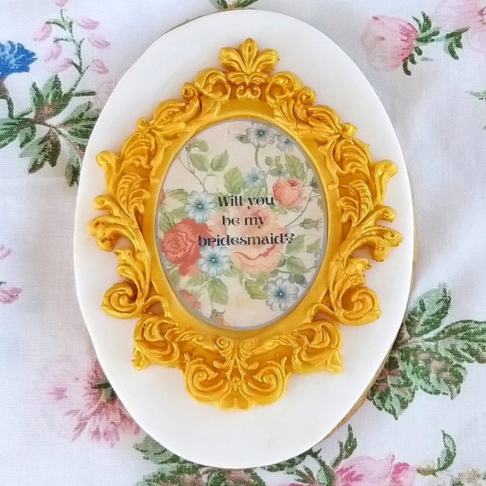 Cosmic Shimmer Large Oval Vintage Frame Silicone Mould ce0133-cs