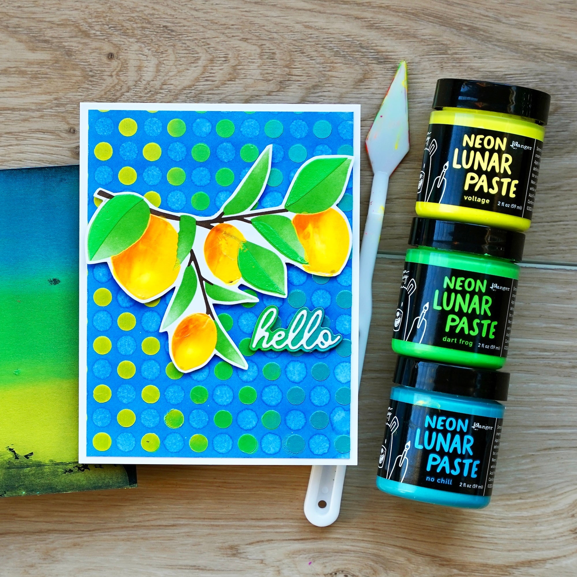 Ranger Simon Hurley Dart Frog Lunar Paste hua86147 lemon leaves and dots