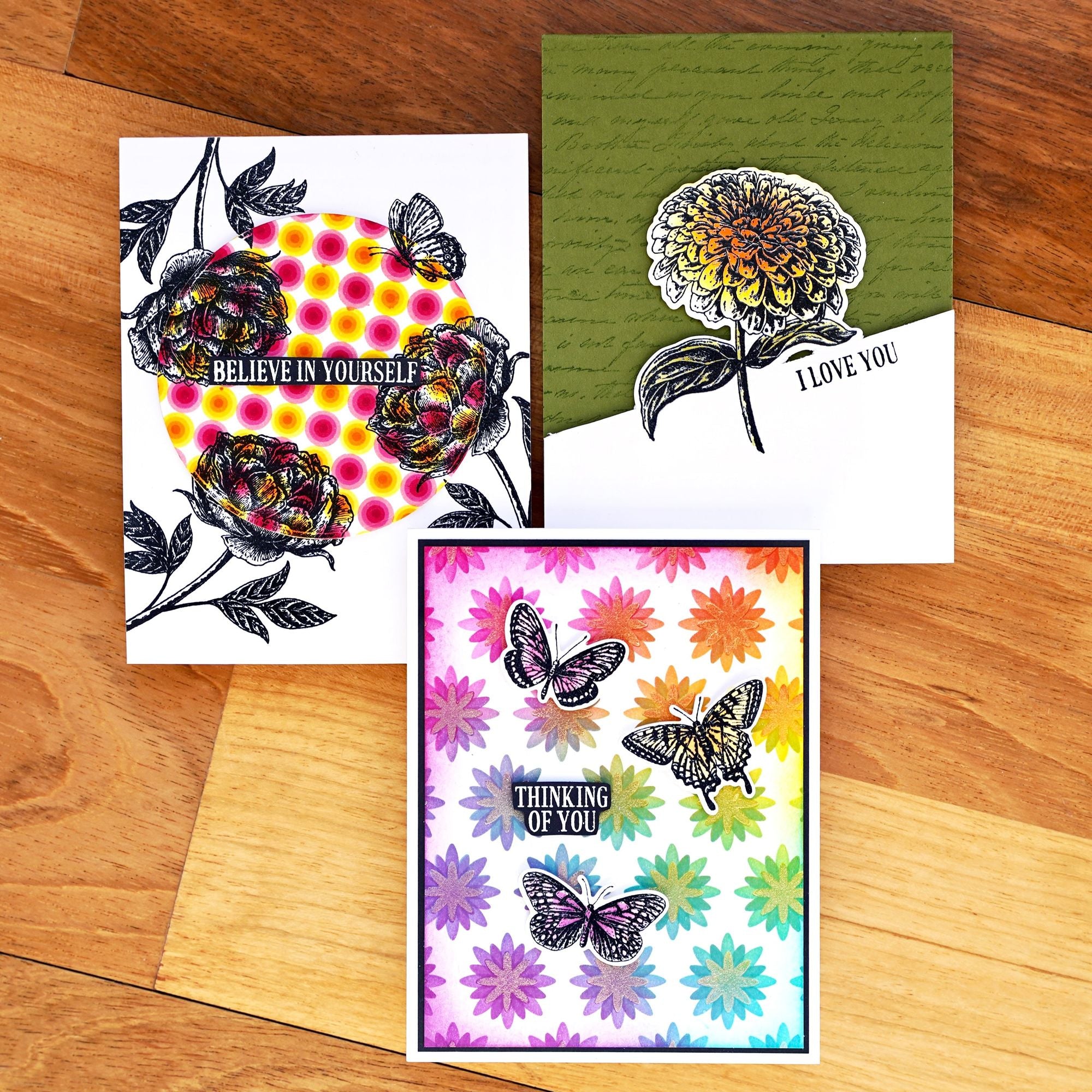 Ranger Simon Hurley In Bloom Stencils hus80992 card trio