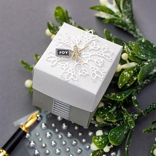 Simon Says Stamp! Simon Says Stamp DAPHNE SNOWFLAKE Wafer Die sssd112232